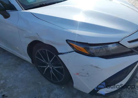 2021 Toyota Camry Se z USA, uszkodzony, nr VIN 4T1G11AK9MU559980